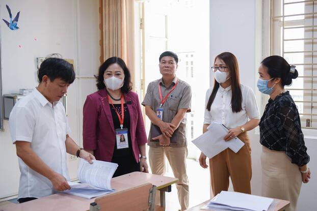   Thứ trưởng Ngô Thị Minh kiểm tra tại Quảng Ninh.  