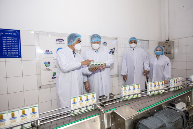 Tân Đại sứ Hoa Kỳ tại Việt Nam thăm nhà máy sữa Vinamilk tại Cần Thơ 4