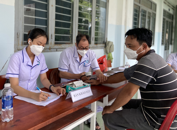   Hội Thầy thuốc trẻ Việt Nam đã tổ chức khám bệnh, chăm sóc sức khỏe hậu COVID-19 cho công nhân tại các khu công nghiệp  