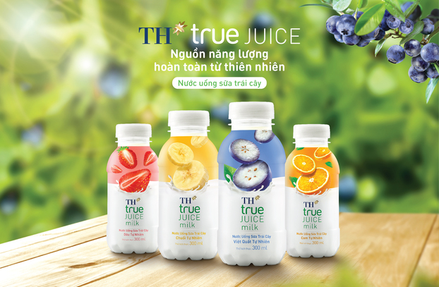 Bộ sản phẩm TH true JUICE milk hiện đã hoàn thiện với 4 hương vị cam – dâu – việt quất – chuối.
