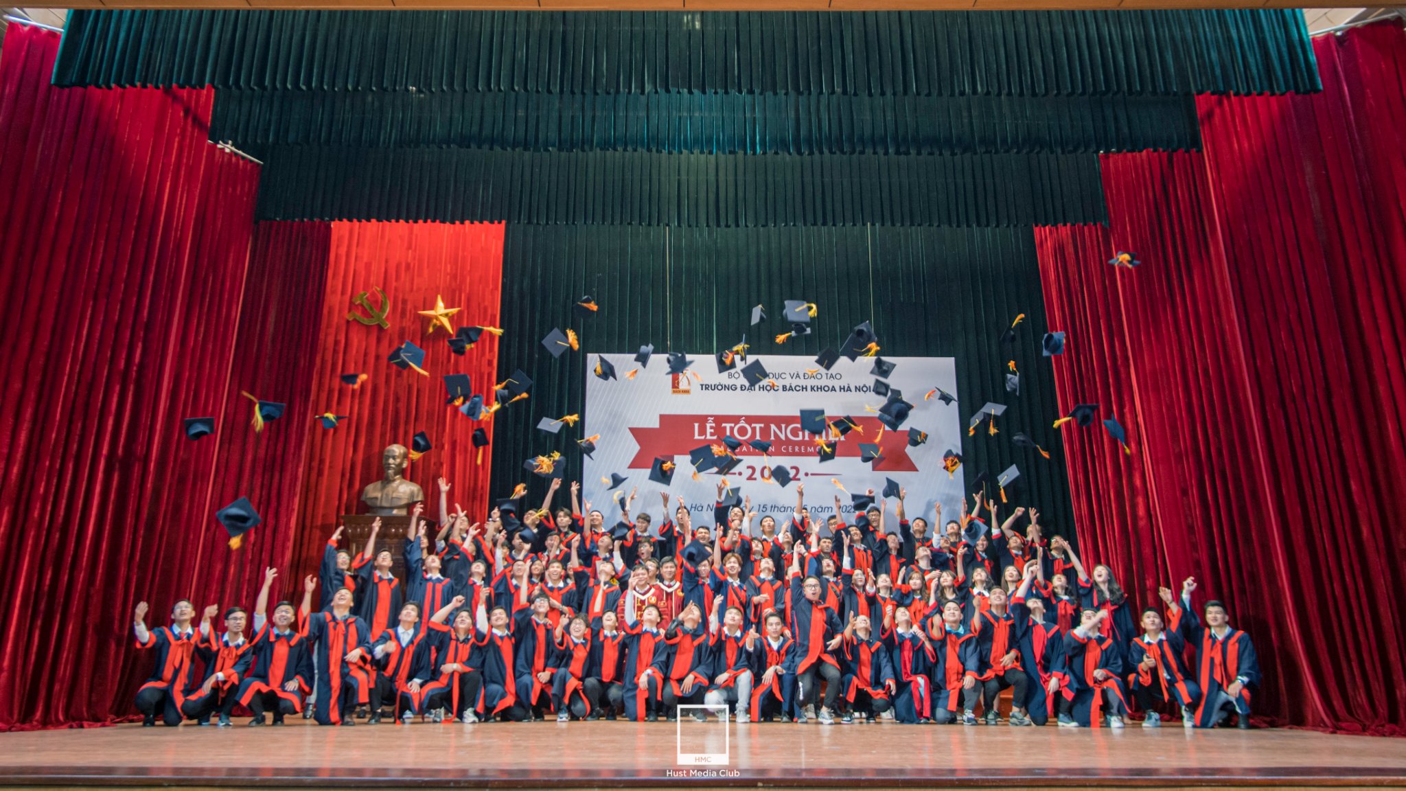 Sinh viên Bách Khoa trong lễ tốt nghiệp
