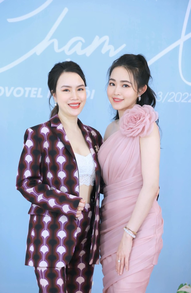 Chị Bích Phương cùng TGĐ E&G Beauty – chị Dương Thị Thanh Mai