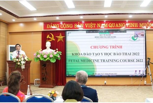 PGS.TS.TTND Nguyễn Duy Ánh – Giám đốc bệnh viện Phụ Sản Hà Nội phát biểu khai mạc.