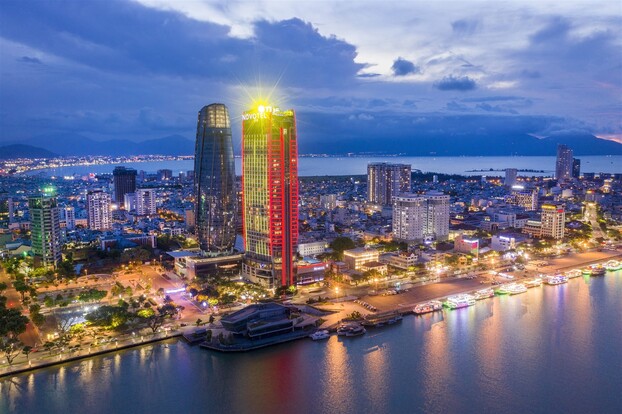 Thu hút người tài, người giàu và các “đại bàng” đến đầu tư là cách để Đà Nẵng sớm trở thành Singapore thứ hai của châu Á.