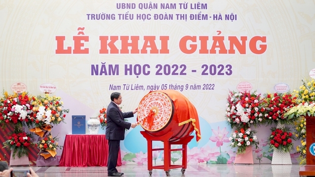 Thủ tướng đánh trống khai giảng năm học 2022-2023.