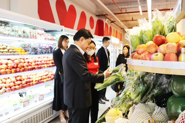 Phó Thủ tướng Singapore Heng Swee Keat thăm cửa hàng WIN tại chung cư New City, phường Bình Khánh, TP. Thủ Đức, TP. Hồ Chí Minh