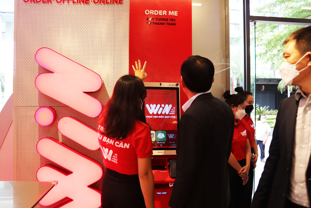 Phó Thủ tướng Singapore Heng Swee Keat thăm cửa hàng WIN tại chung cư New City, phường Bình Khánh, TP. Thủ Đức, TP. Hồ Chí Minh