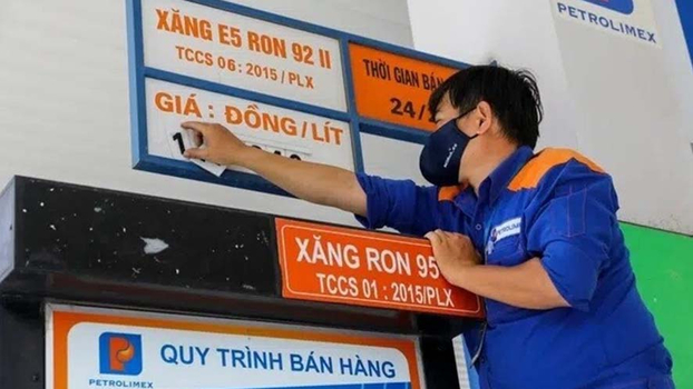 Giá xăng hôm nay bao nhiêu tiền một lít? 