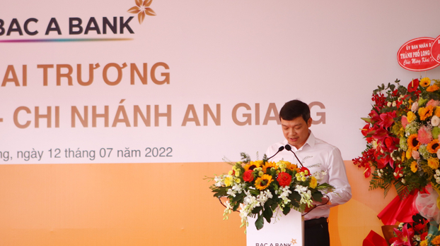 Ông Nguyễn Việt Hanh, Phó Tổng Giám đốc BAC A BANK phát biểu khai mạc