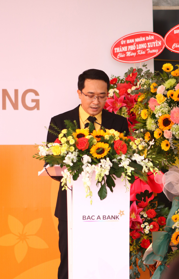 Ông Lê Thanh Phong - Giám đốc BAC A BANK CN An Giang phát biểu nhận nhiệm vụ