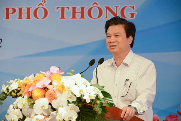 Thứ trưởng Bộ GD&ĐT Nguyễn Hữu Độ khẳng định việc triển khai từ biên soạn, thẩm định đến phát hành… sách giáo khoa đang diễn ra theo đúng kế hoạch.