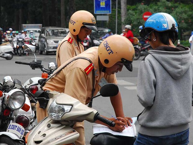 Xe máy, ô tô sẽ bị phạt nguội nếu vi phạm giao thông.