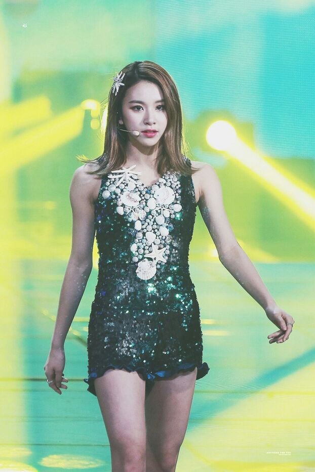 Chaeyoung (TWICE) là thần tượng Hàn Quốc có dáng người hình chữ nhật