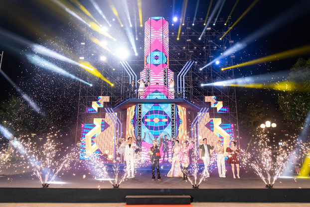 Các show diễn âm nhạc, nghệ thuật đường phố cũng là điểm nhấn của Phố đêm Ocean Park