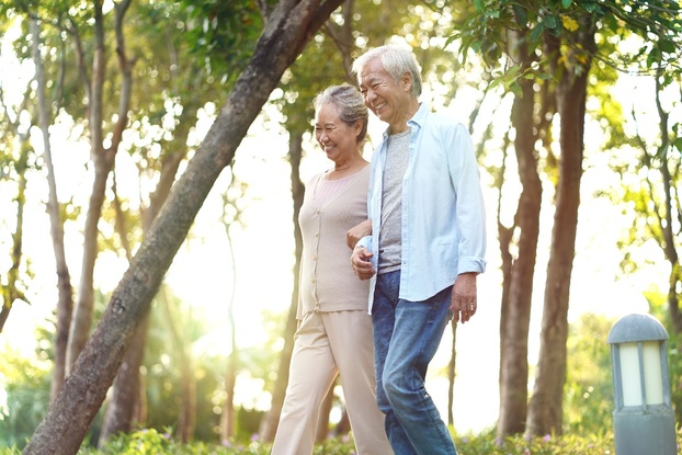 Tã quần khắc phục nỗi lo về vấn đề liên quan đến đường tiết niệu giúp người cao tuổi có cuộc sống tự chủ, năng động, cải thiện sức khoẻ và tâm lý (Ảnh: Shutterstock).     