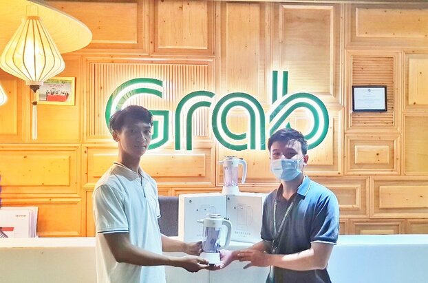 ULTTY đồng hành cùng GRAB Hồ Chí Minh trong giai đoạn đại dịch covid lớn nhất 2021.