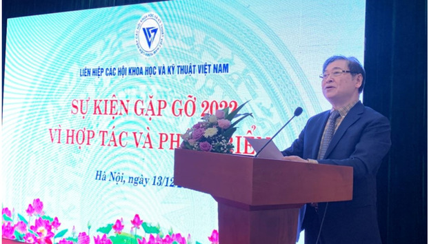 TSKH Phan Xuân Dũng, Bí thư Đảng đoàn, Chủ tịch Liên hiệp Hội Việt Nam chủ trì sự kiện.