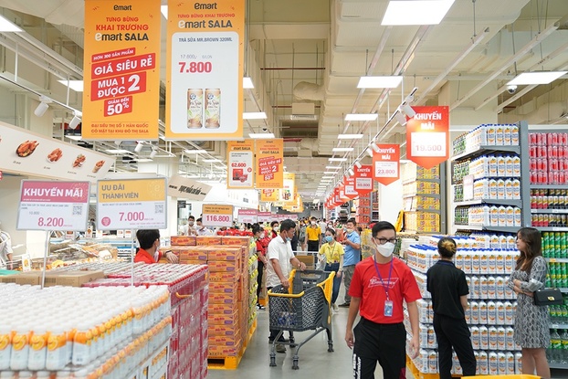 Không gian mua sắm tại Emart Sala