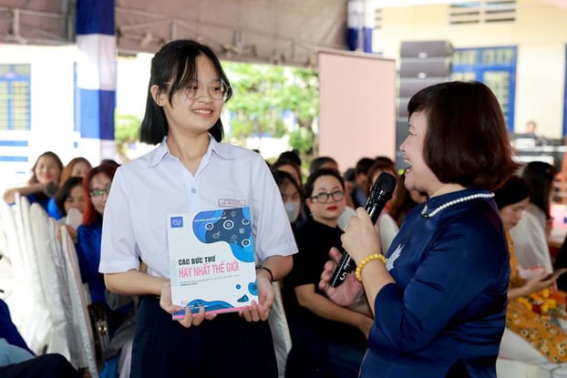 Cuộc thi viết thư UPU quốc tế lần thứ 52 năm 2023 có chủ đề Thế giới an toàn với trẻ em.