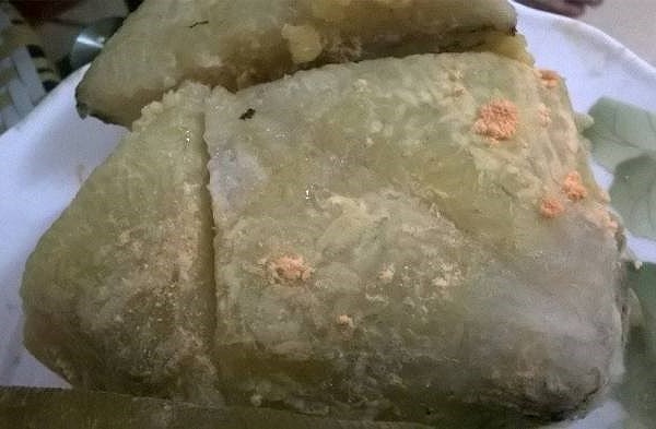 Bánh chưng mốc có chứa độc tố gây hại cho sức khỏe. Ảnh minh họa