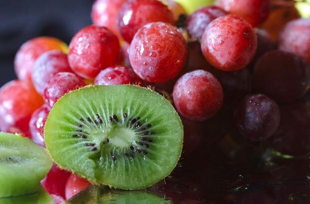 Mặt nạ quả nho và kiwi