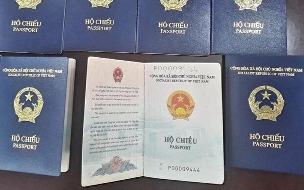 Từ ngày 1/3 sẽ triển khai cấp Hộ chiếu phổ thông có gắn chíp điện tử cho công dân Việt Nam. Ảnh minh họa