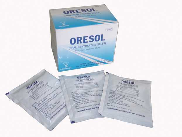 4 lưu ý cực kỳ quan trọng khi cho trẻ uống Oresol.