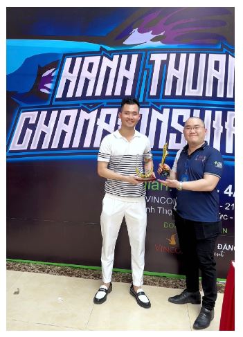 Anh Triều nhận giải tại cuộc thi “Cá Bảy Màu HANH THUAN GUPPY CHAMPIONSHIP” 