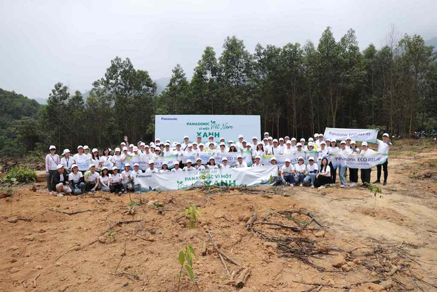 Gần 100 nhân viên Panasonic tại Việt Nam đã tham gia hoạt động ý nghĩa này tại Xuân Liên, Thanh Hóa