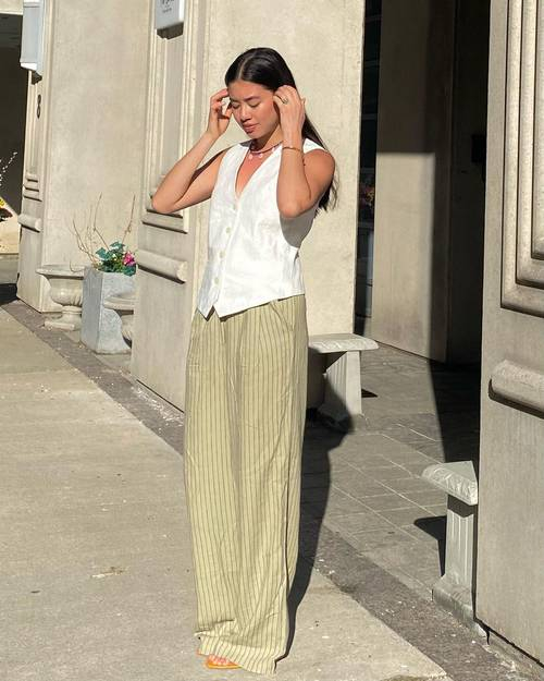 how-to-wear-striped-trousers-307095-1683222853571-image.500x0c