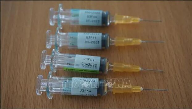 4 em bé tại Thanh Hóa bị tiêm vắc-xin đã hết hạn.