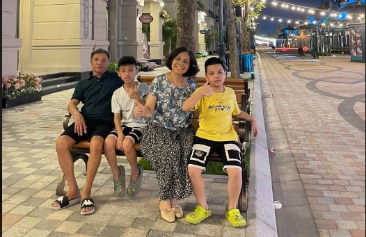 Vui nhất là bố mẹ tôi được tận hưởng khoảng thời gian thoải mái nhất bên các con, cháu.