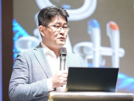 Ông Dennis Lee, Tổng Giám đốc Công ty cổ phần Quantum Healthcare Việt Nam