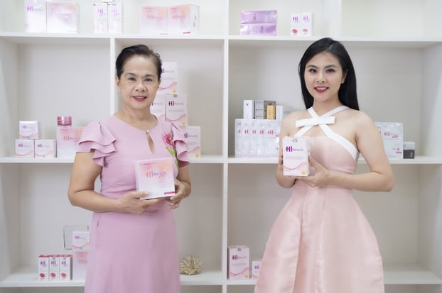 Diễn viên Vân Trang và mẹ tin tưởng sử dụng bộ sản phẩm Hi Beauty.