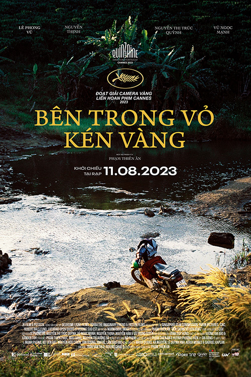 Poster phim Bên trong vỏ kén vàng