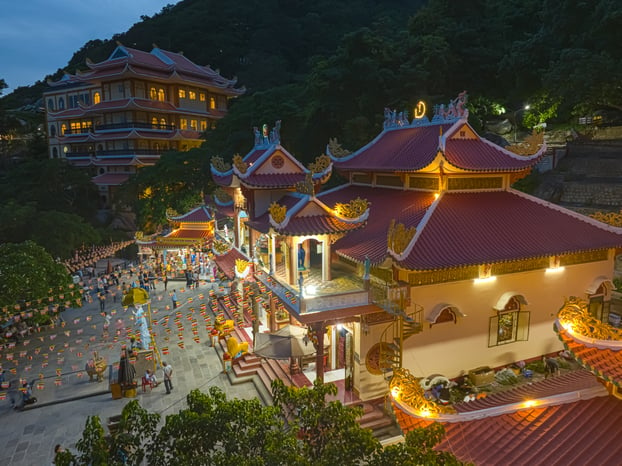 Linh Sơn Tiên Thạch là ngôi chùa cổ nhất tại hệ thống chùa núi Bà.