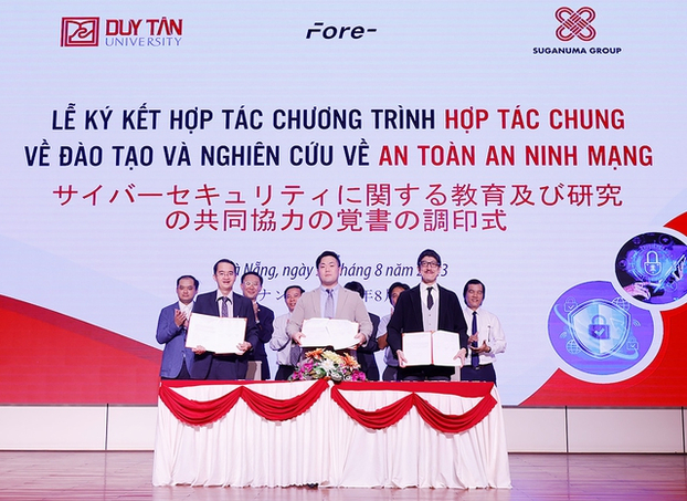 Đại học Duy Tân, Công ty CP Suganuma và Công ty CP Fore tại lễ ký kết hợp tác