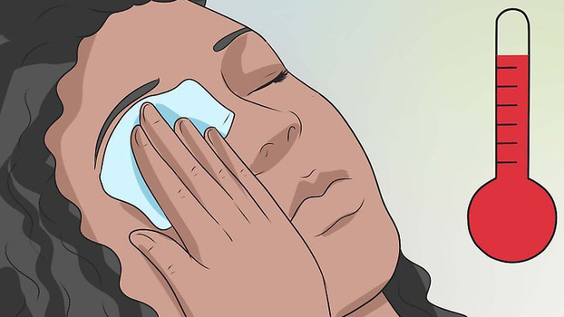 Nếu mắt bị đỏ một bên và không có triệu chứng đau, bạn có thể thử các biện pháp tại nhà như vệ sinh mắt thật sạch, sau đó chườm ấm hoặc chườm lạnh.