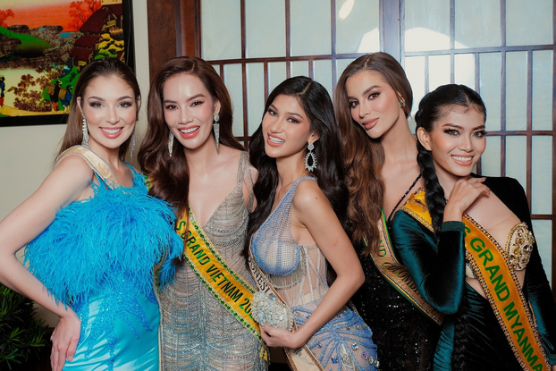 Lê Hoàng Phương và các thí sinh Miss Grand International 2023.