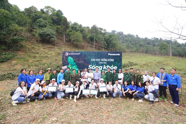 Chương trình “Sống khỏe góp xanh” thu hút sự quan tâm của nhiều khách hàng, nâng cao ý thức cộng đồng về trách nhiệm với môi trường