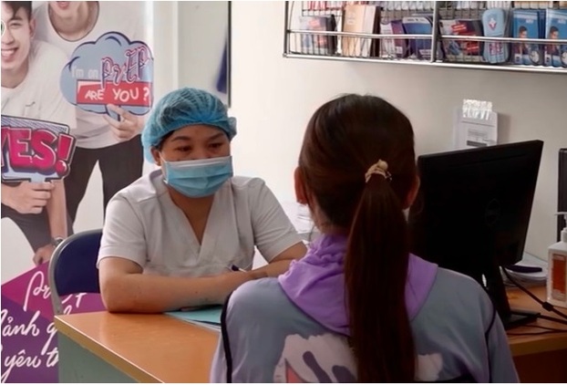 Hà Nội khám, chữa bệnh bảo hiểm y tế cho người bệnh HIV/AIDS