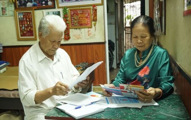 Ông Lê Đình Duật và vợ tham gia nhiệt tình với công tác hiến máu.