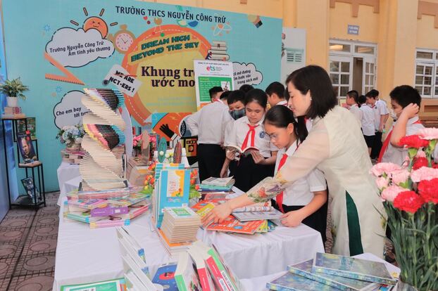 Phát triển văn hóa đọc là chương trình trọng tâm của trường THCS Nguyễn Công Trứ (Ba Đình).  