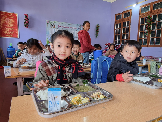 Bữa ăn học đường tại Trường Tiểu học Tô Múa, Huyện Vân Hồ, Tỉnh Sơn La