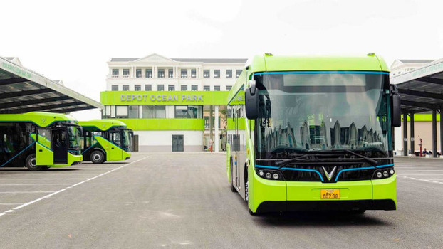 Du khách có thể di chuyển dễ dàng và thuận tiện tới Grand World Hà Nội với dịch vụ xe điện Vinbus.