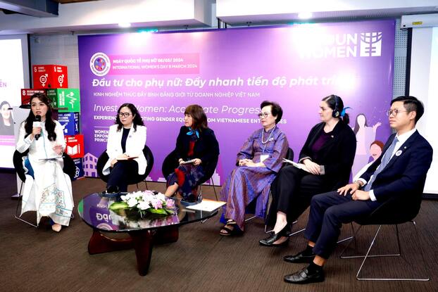 Đại diện các doanh nghiệp Việt Nam và quốc tế chia sẻ kinh nghiệm thúc đẩy bình đẳng giới tại sự kiện
