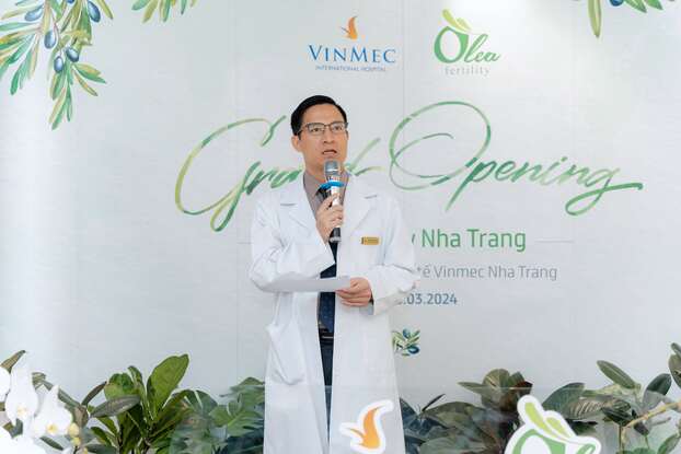 ThS.BSCKII Thái Bằng - Giám đốc Bệnh viện ĐKQT Vinmec Nha Trang chia sẻ trong Lễ khai trương Trung tâm Hỗ trợ sinh sản Olea Nha Trang