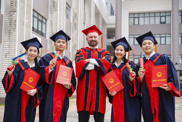 Học sinh Vinschool chứng tỏ bản lĩnh, trí tuệ và khả năng lãnh đạo với nhiều giải thưởng, học bổng xuất sắc và kết quả ứng tuyển Đại học ấn tượng.