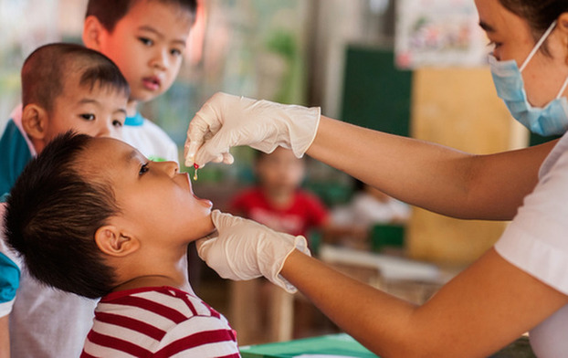 Trẻ em ở Hà Nội sẽ được bổ sung vitamin A trong Ngày Vi chất dinh dưỡng (ngày 1-2/6/2024). Ảnh minh họa