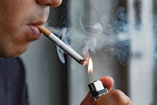 Hút thuốc lá gây ra nhiều bệnh và ảnh hưởng đến sức khỏe sinh sản của cả nam và nữ. Ảnh minh họa